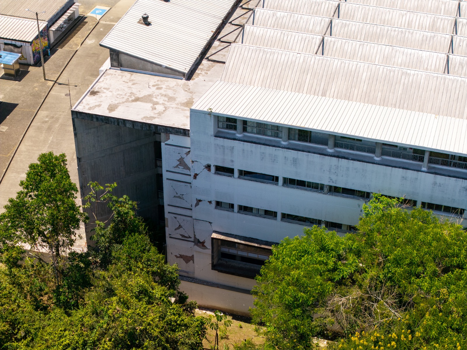Imagen alusiva a El 63% del área construida del campus está deshabilitada