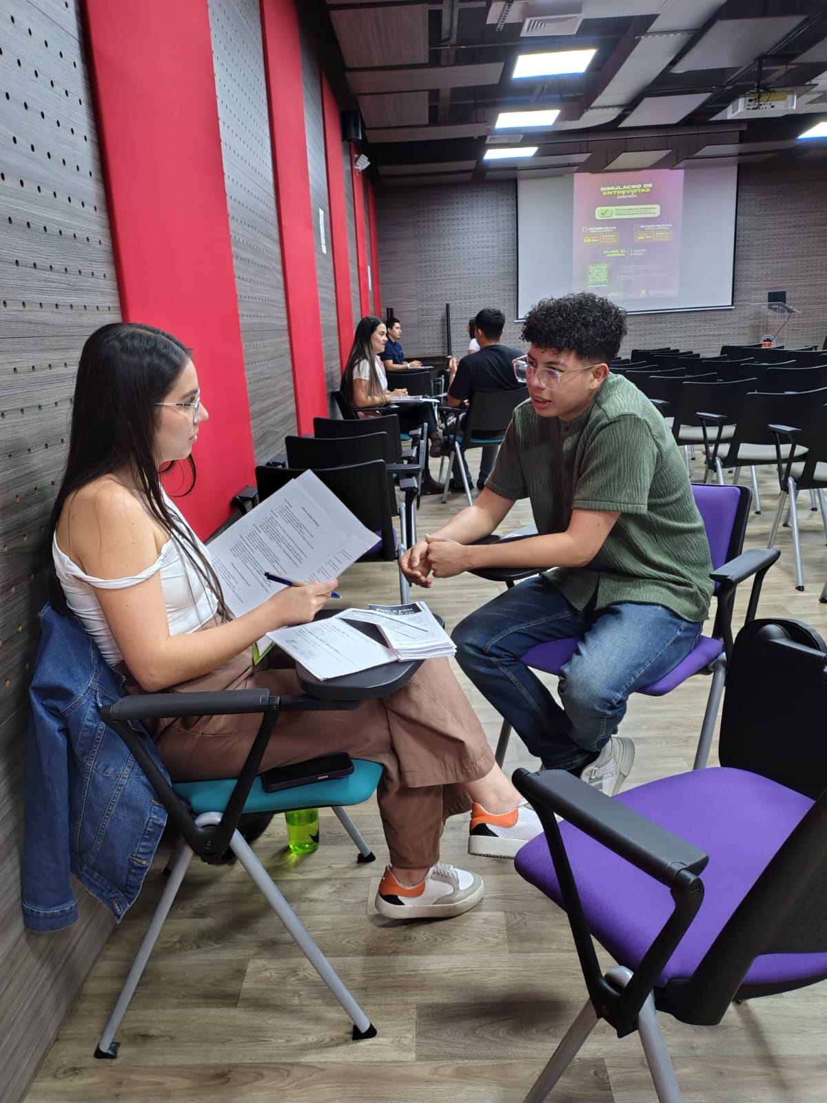 Imagen alusiva a Estudiantes de la Jornada Especial fortalecen sus perfiles profesionales en una jornada de simulacros de entrevista