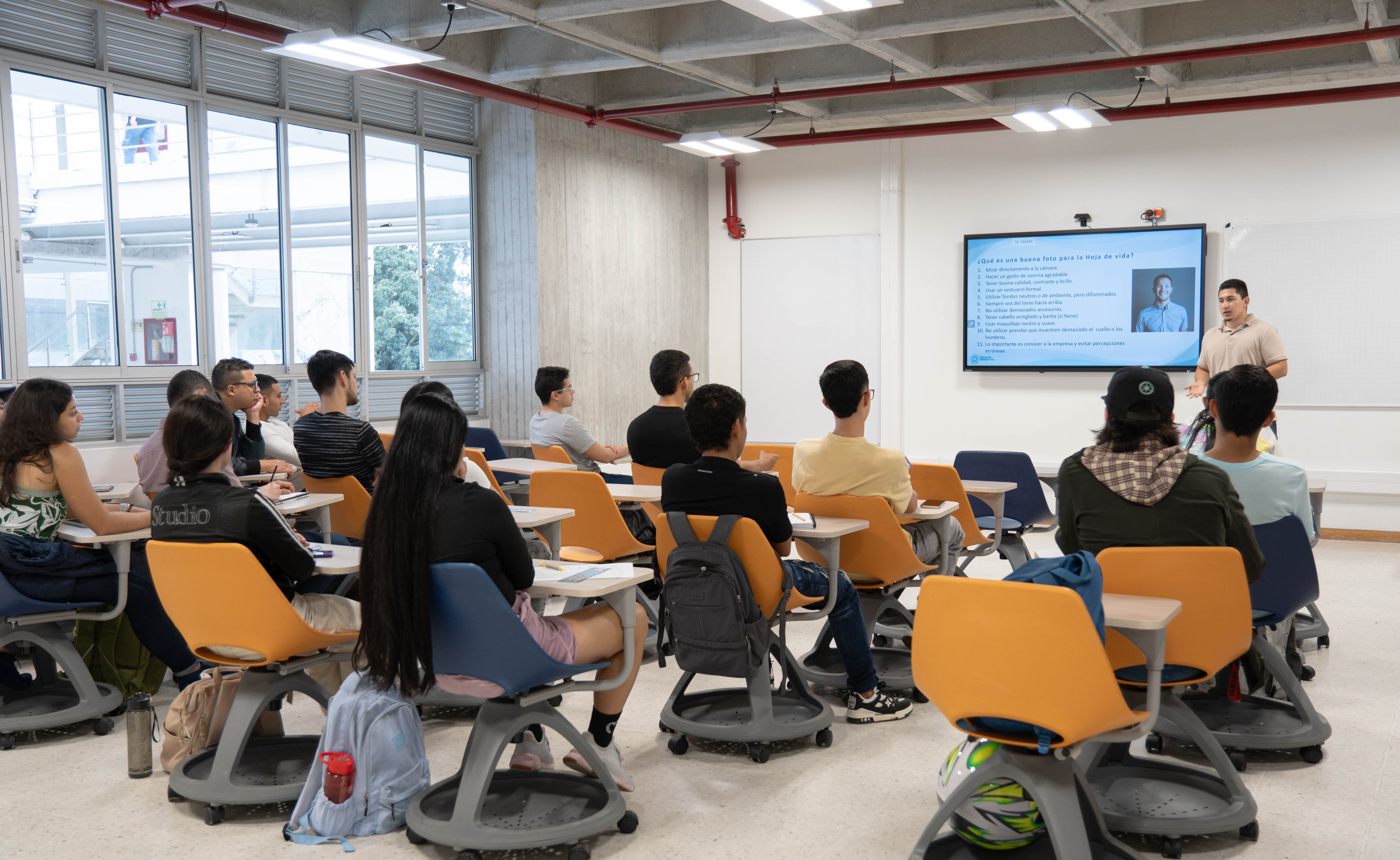 Imagen alusiva a Éxito total en el Ciclo de Talleres de Empleabilidad organizado por la ASEUTP