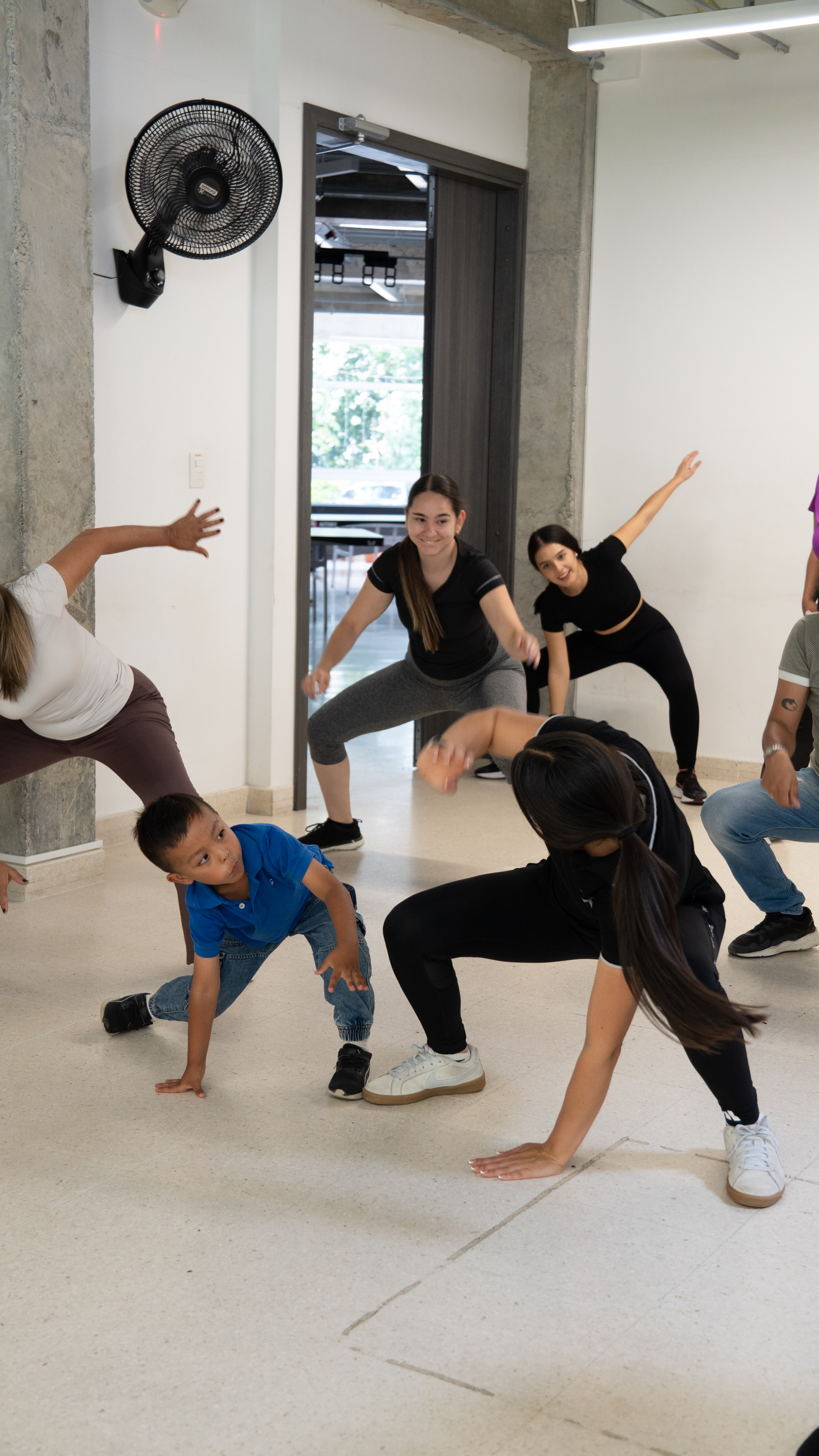 Imagen alusiva a El Bienestar como Motor del Liderazgo: Un Homenaje a las Egresadas de la UTP