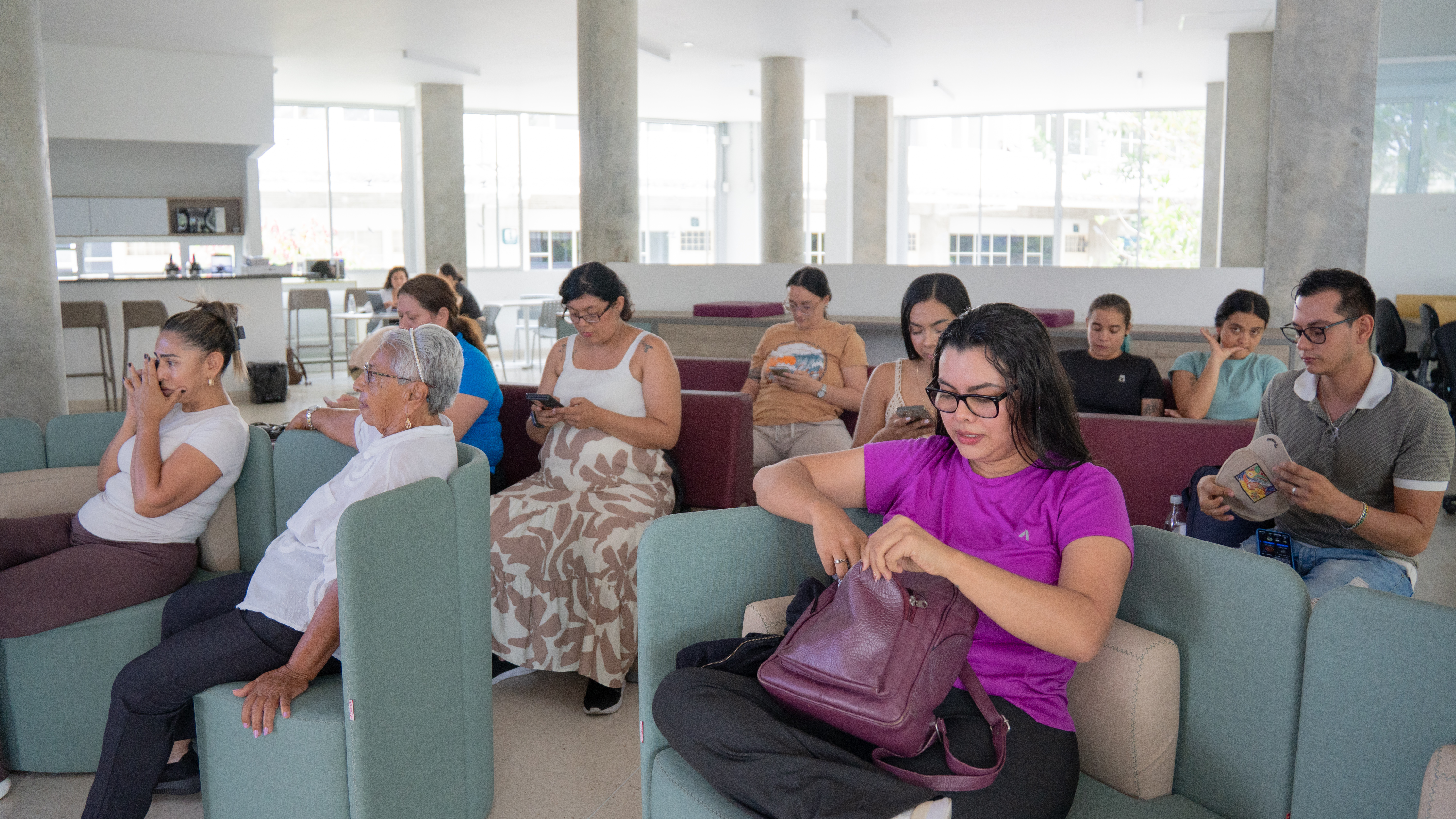 Imagen alusiva a El Bienestar como Motor del Liderazgo: Un Homenaje a las Egresadas de la UTP