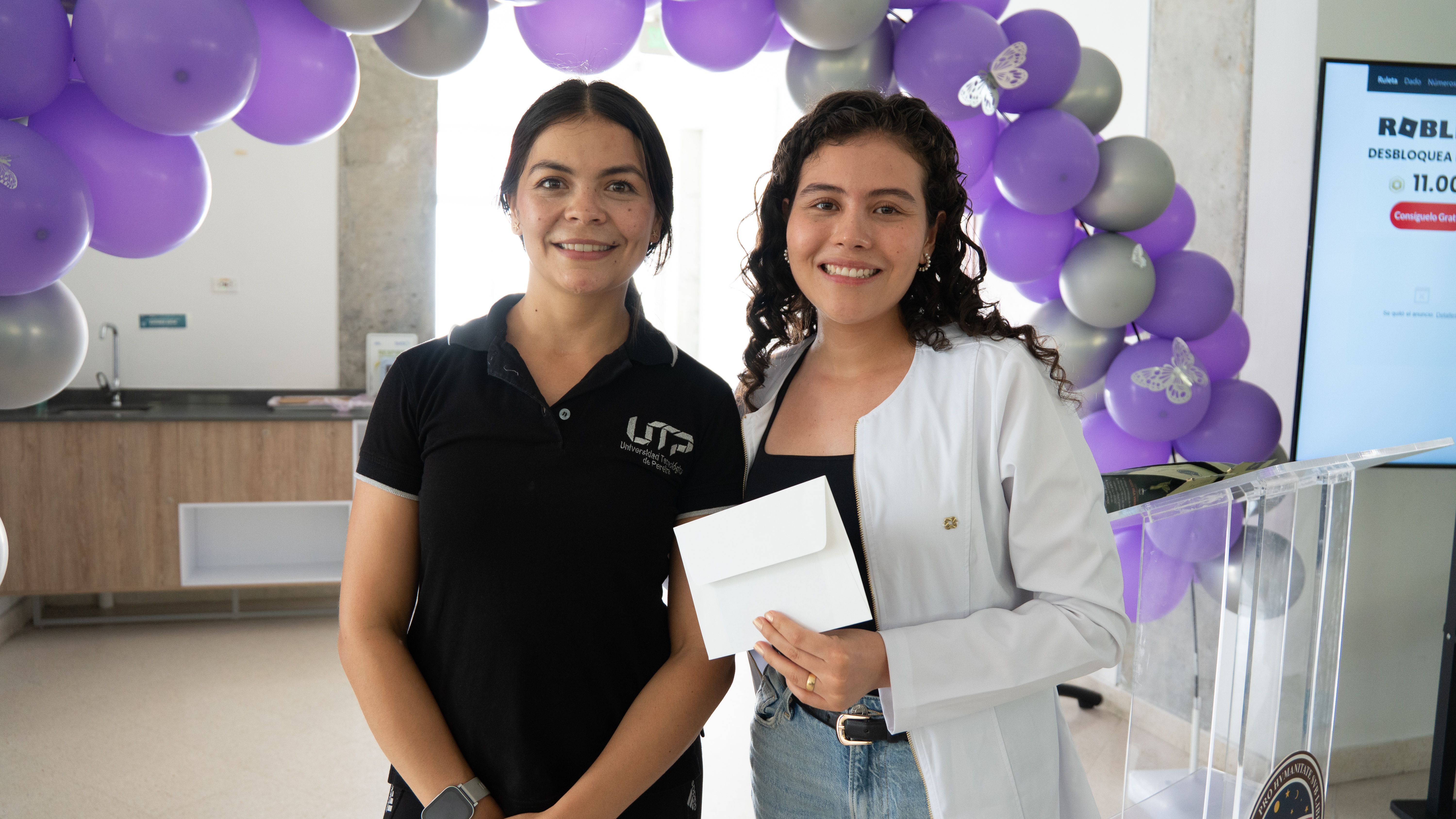 Imagen alusiva a El Bienestar como Motor del Liderazgo: Un Homenaje a las Egresadas de la UTP