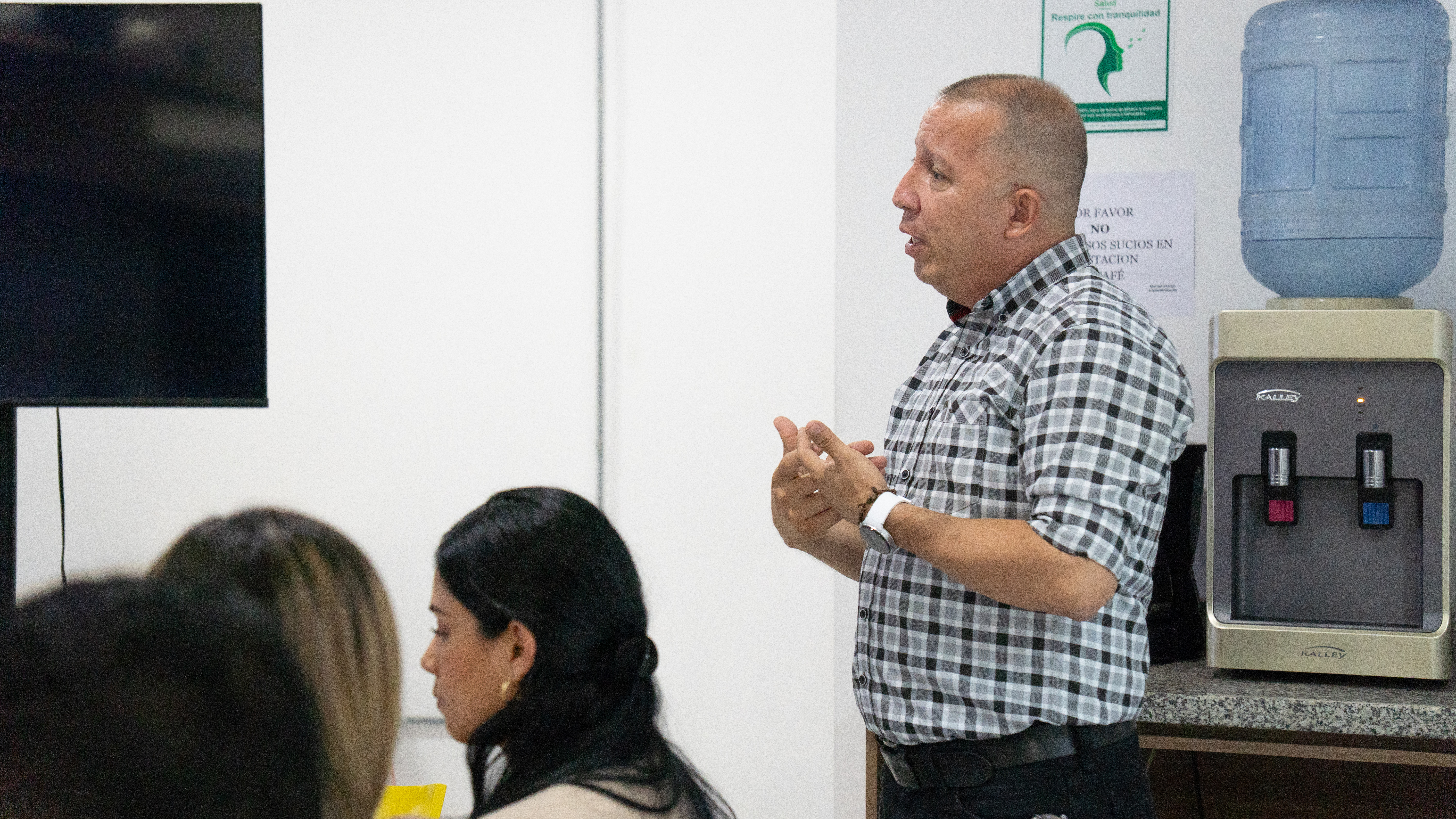 Imagen alusiva a La ASEUTP y la representante de Egresados Paula Villa impulsan la innovación en un Tardeo con Empresarios de la región