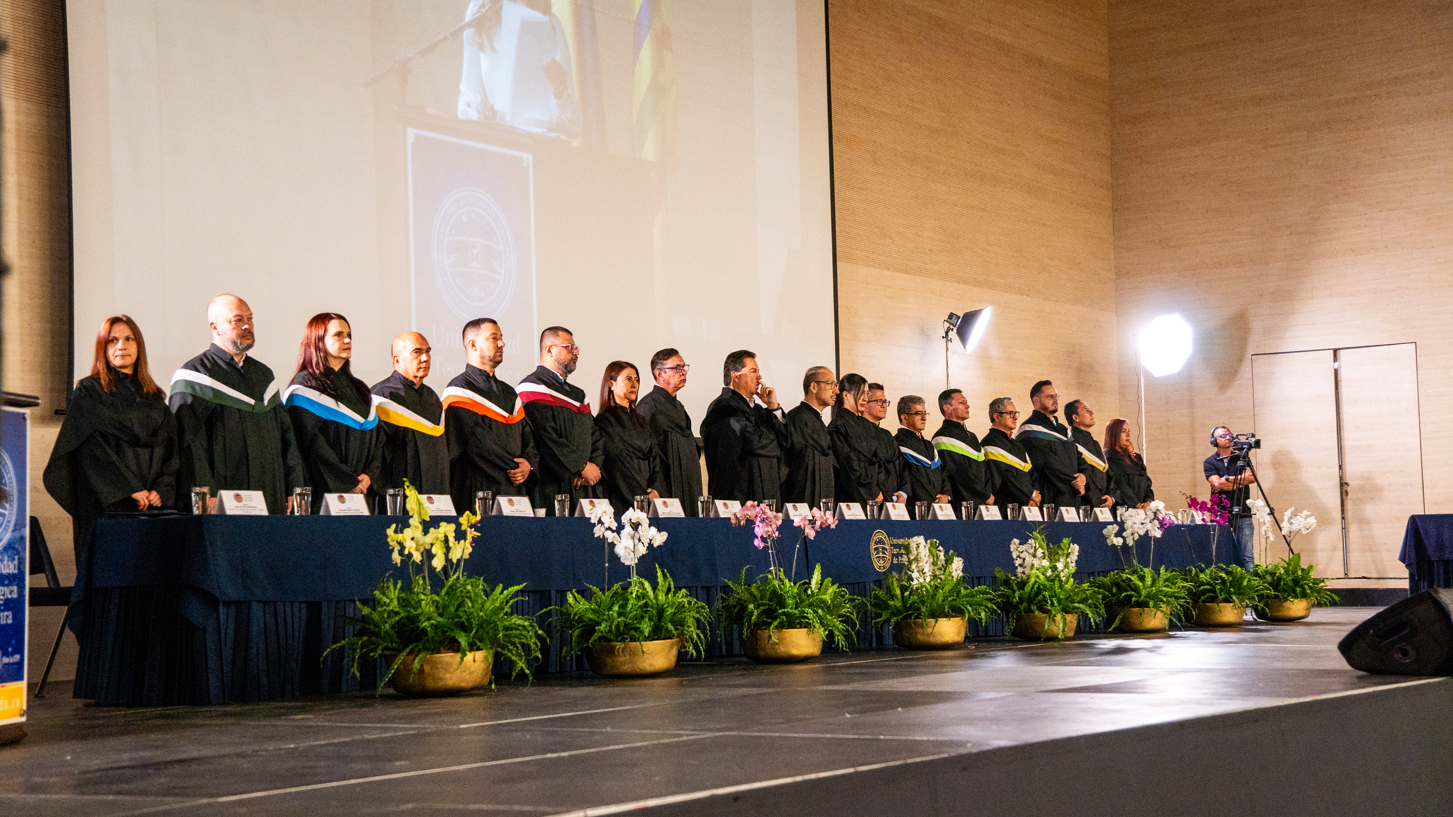 Imagen alusiva a Nuevos profesionales con sello de excelencia: Una jornada de orgullo y proyección en la UTP