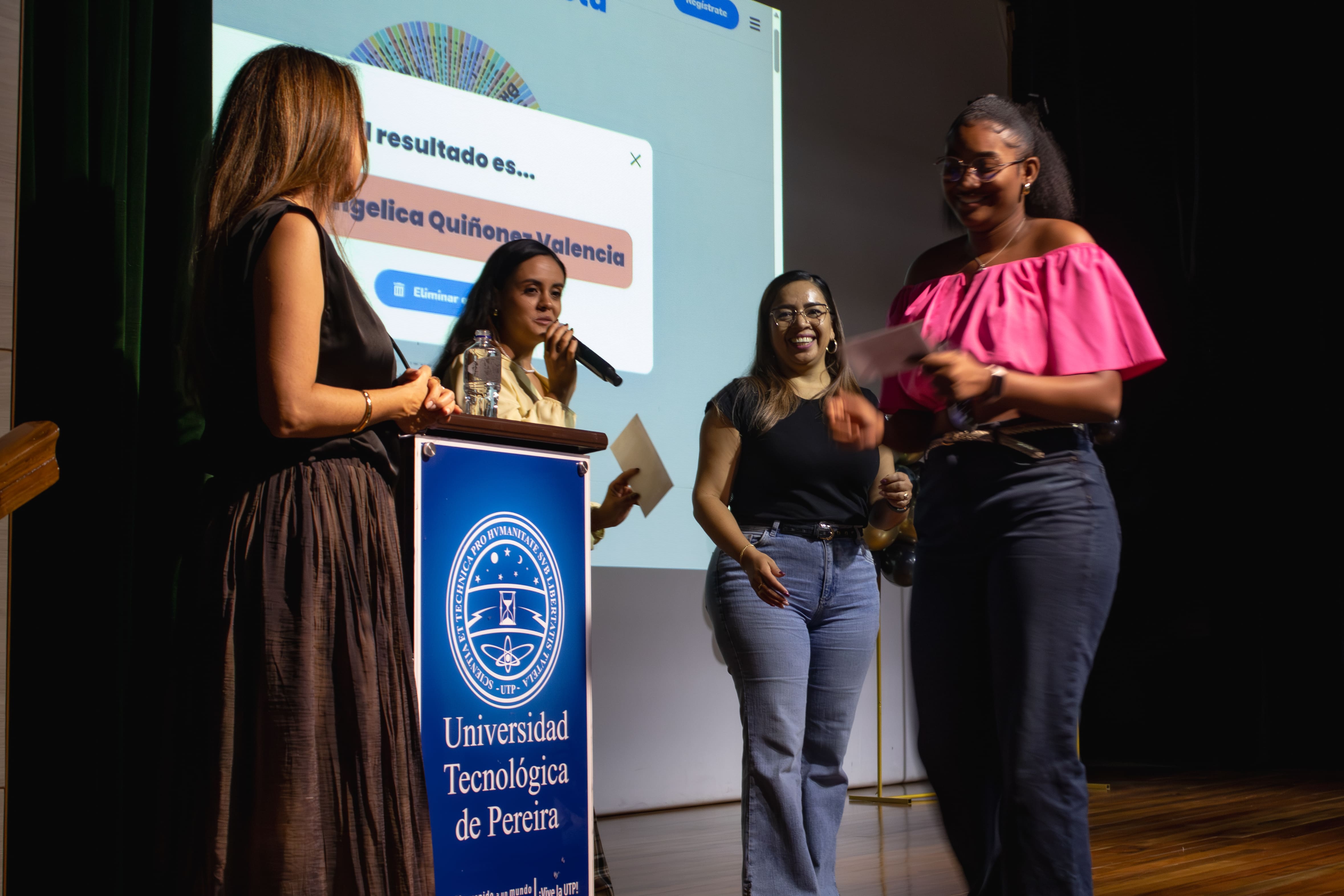 Imagen alusiva a La Noche de los Graduandos fortalece el vínculo entre la UTP y sus nuevos egresados