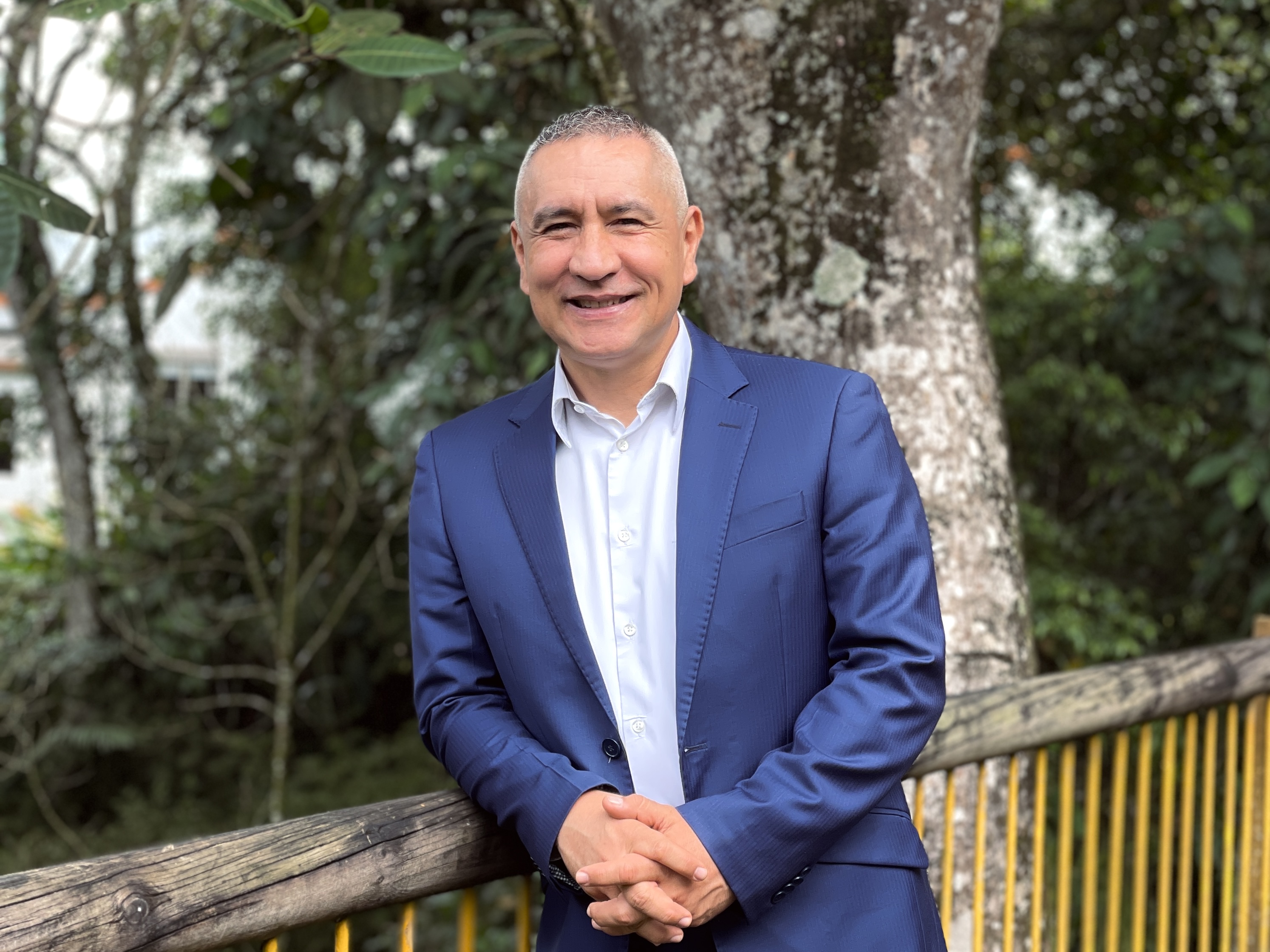 Historia de un miembro de Junta de la ASEUTP: Una vida de creatividad y liderazgo