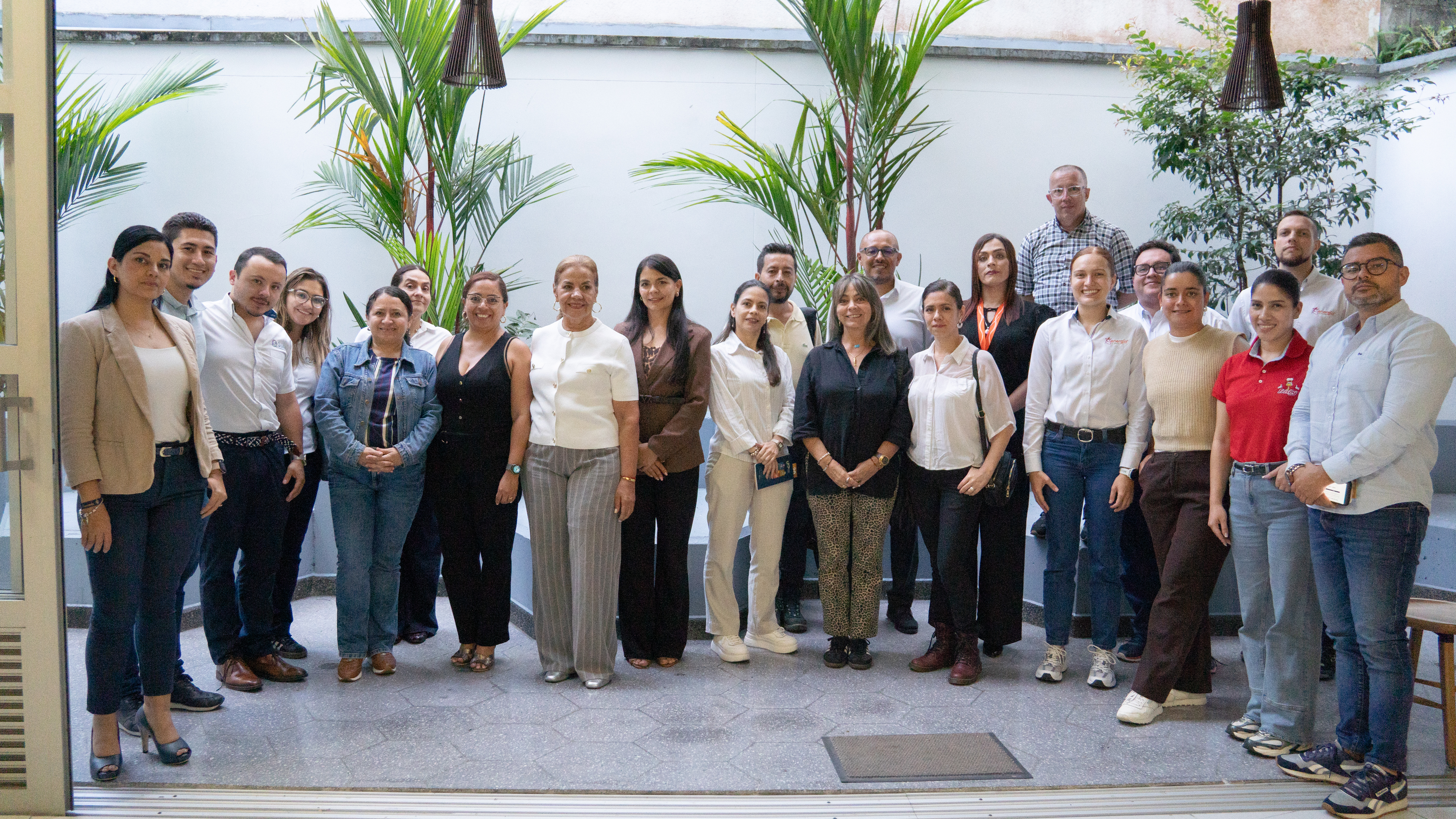 La ASEUTP y la representante de Egresados Paula Villa impulsan la innovación en un Tardeo con Empresarios de la región