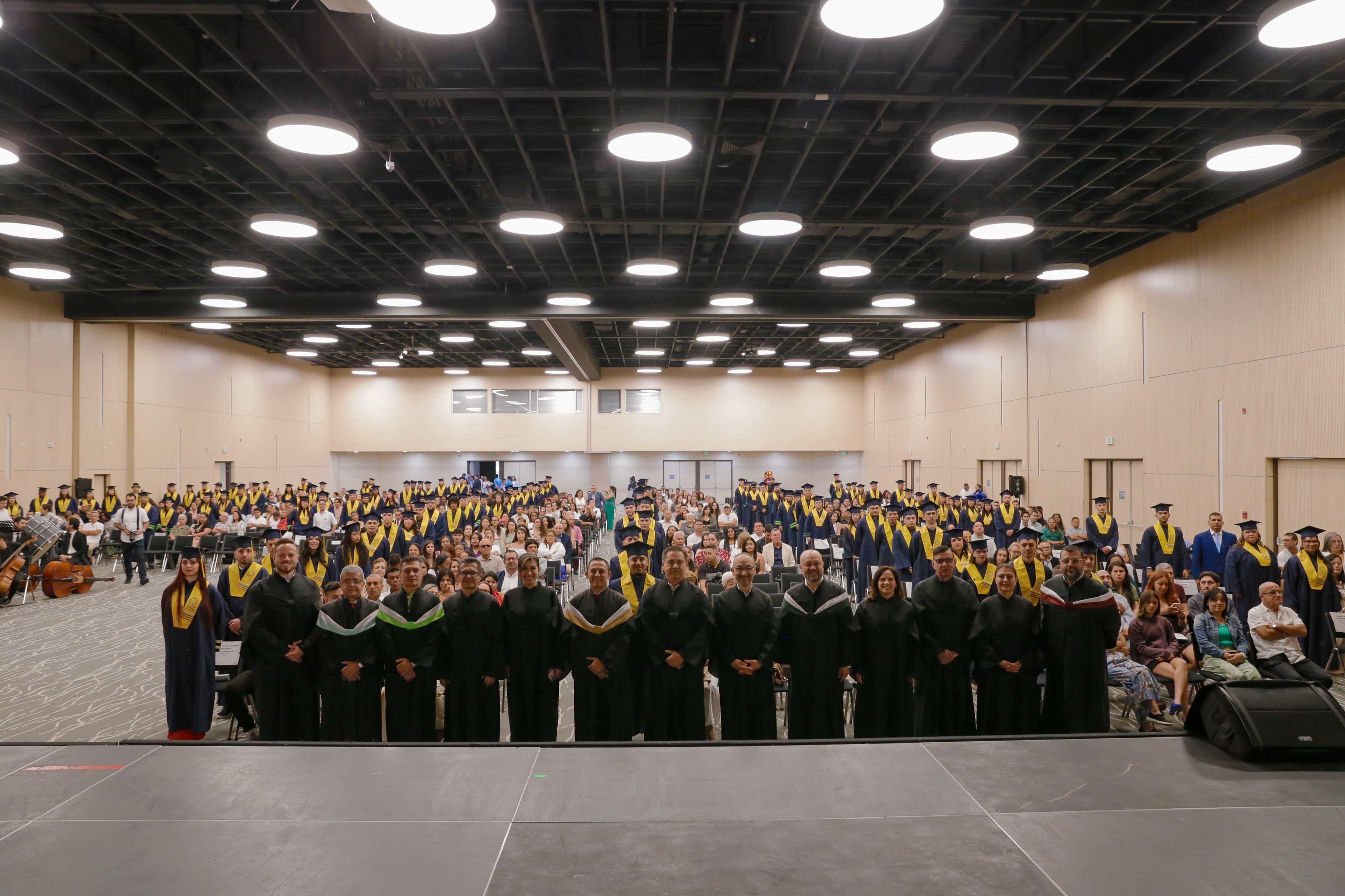 Imagen alusiva a La ASEUTP celebra la vinculación de nuevos egresados en la ceremonia de grados de la Universidad Tecnológica de Pereira