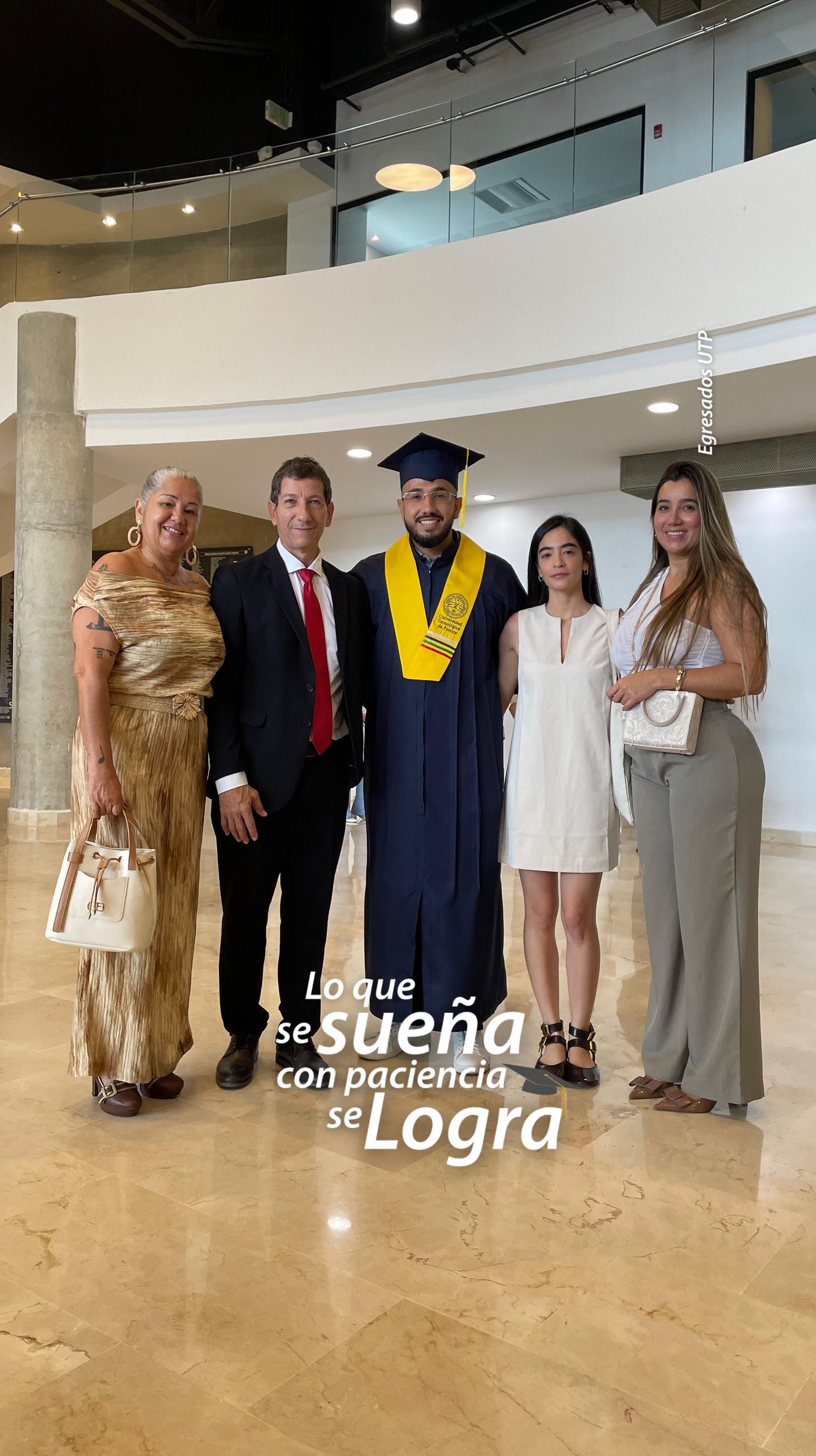 Imagen alusiva a La ASEUTP celebra la vinculación de nuevos egresados en la ceremonia de grados de la Universidad Tecnológica de Pereira