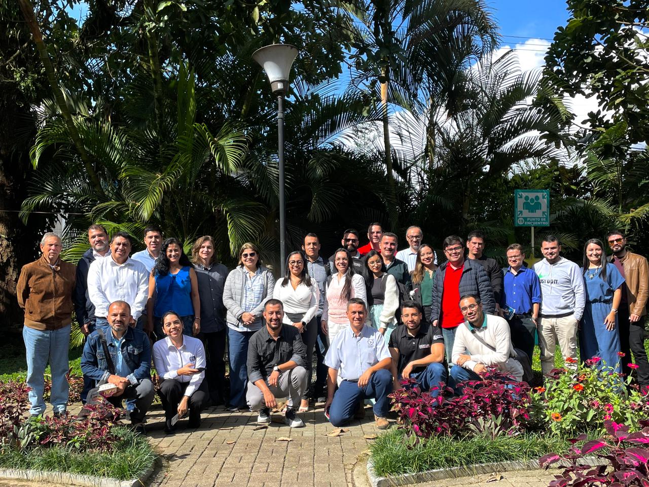 Encuentro entre empresarios, la ASEUTP y la Facultad de Ingenierías.