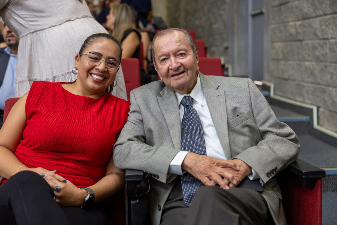 La ASEUTP hizo presencia en el homenaje a figuras clave del departamento de Risaralda qué rindieron la Universidad Tecnológica de Pereira y el Museo de Arte de Pereira.