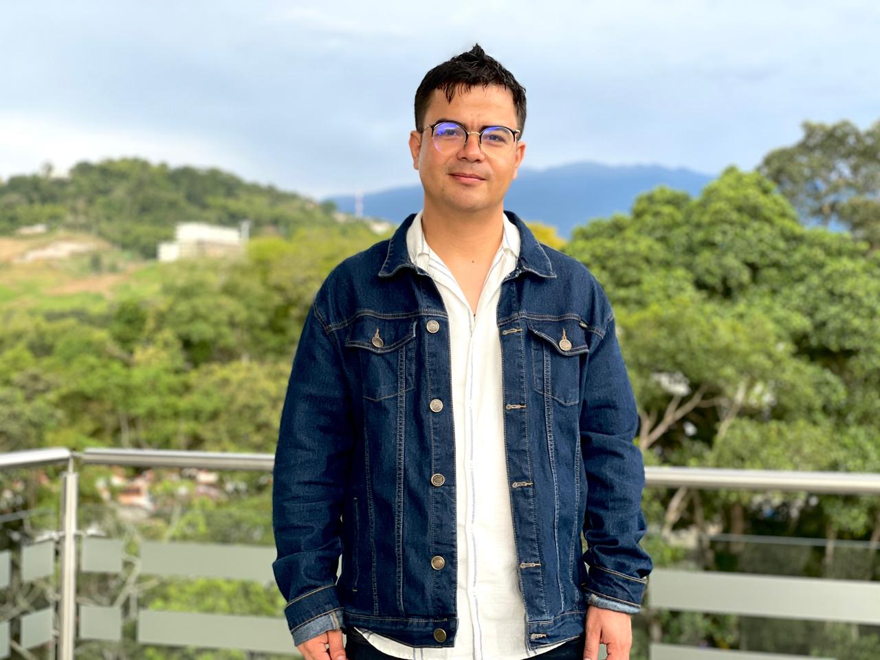 Héroe Cotidiano: Jhonattan Arredondo Grisales un camino de literatura y sueños