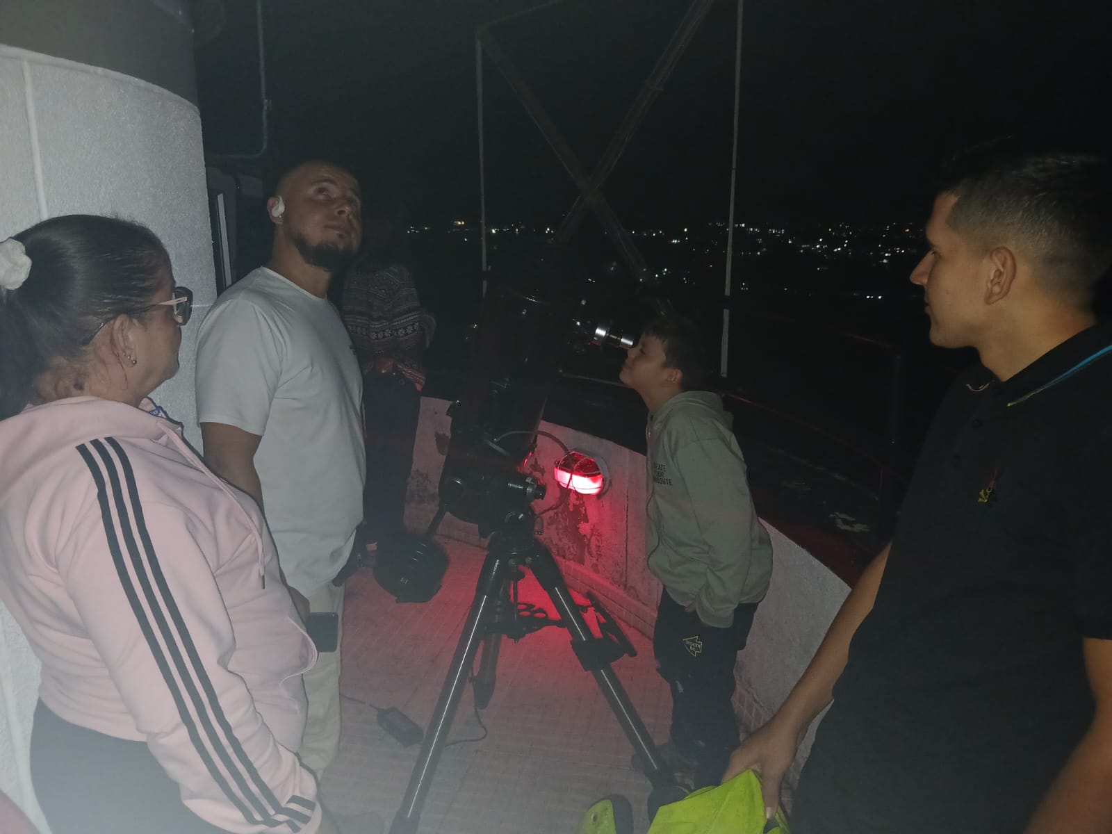 Imagen alusiva a Alianza GIA Alfa Orión UTP y La Fundación Esperanza y Vida llevan el universo a niños con cáncer a través de la Astronomía