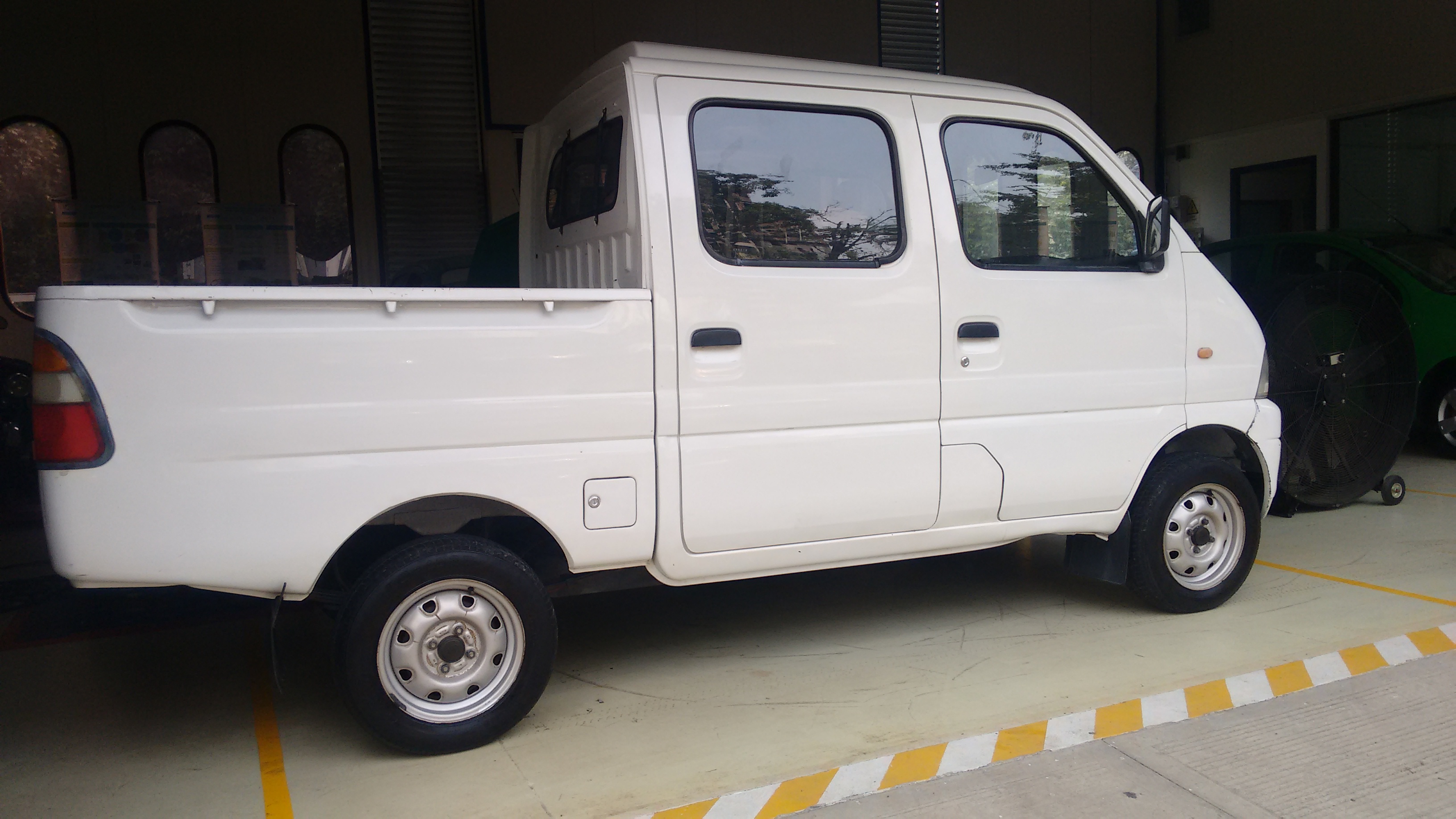 Imagen alusiva a 4 Vehículos (2 Sprint, 1 aveo, 1 Chana)