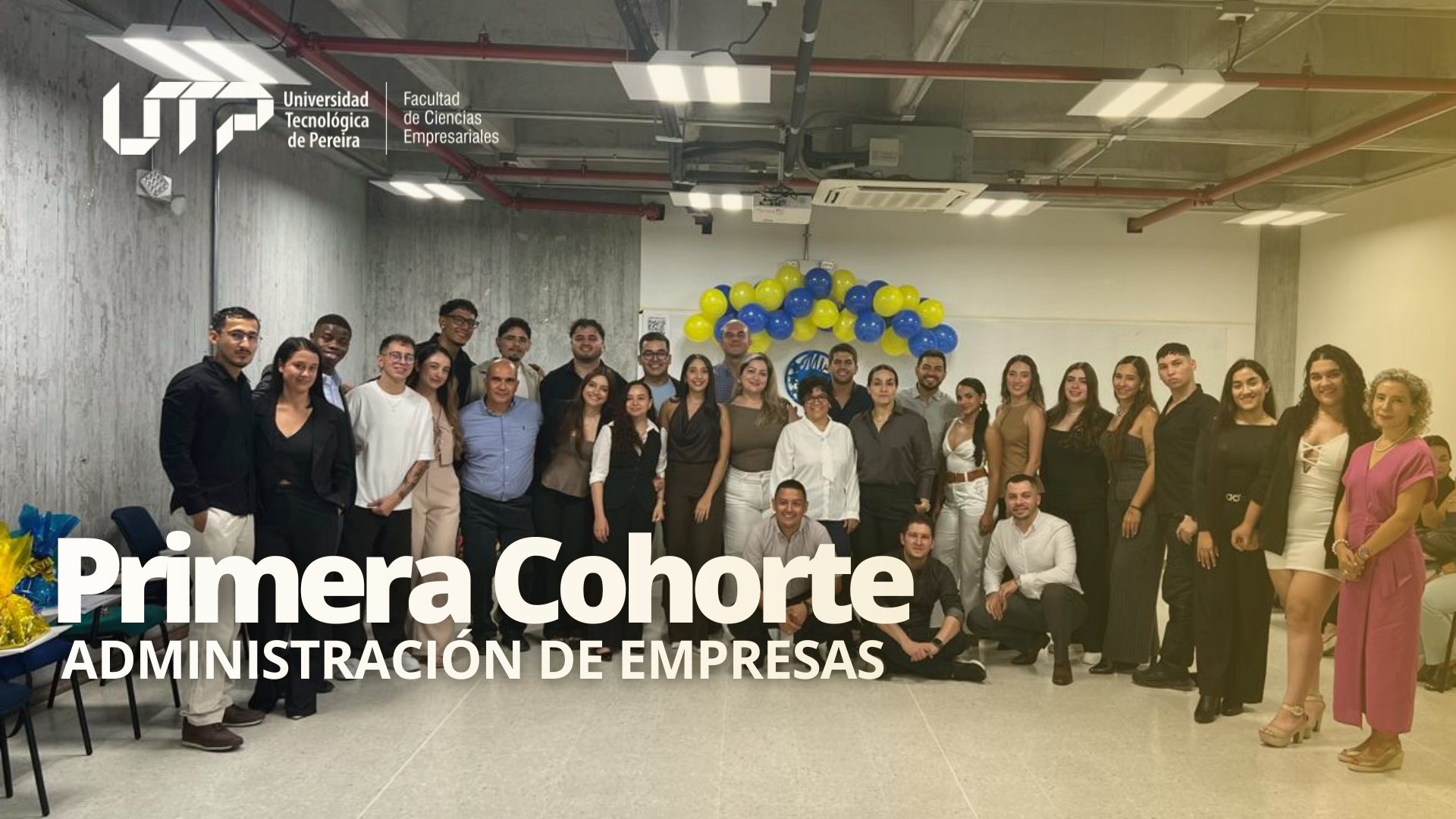 Primera cohorte de Administración de Empresas recibió reconocimiento por su aporte a la historia del programa