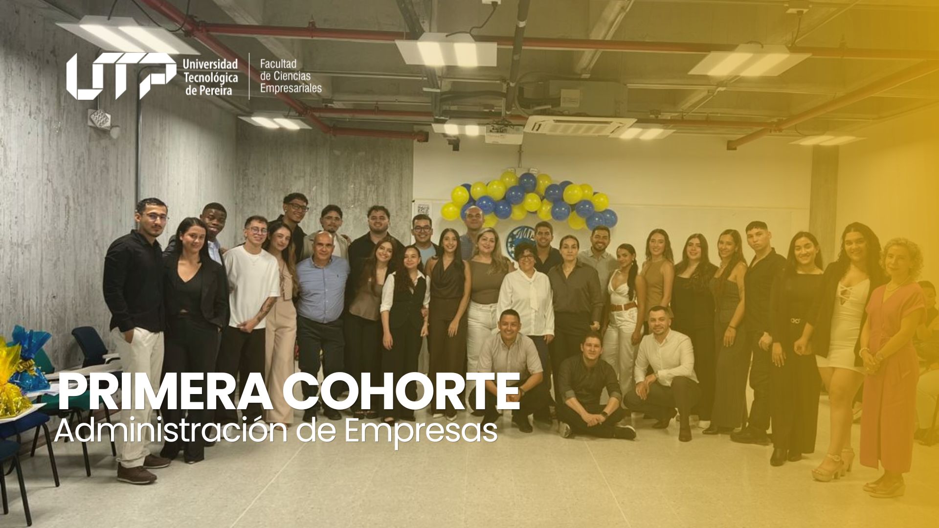 Primera cohorte de Administración de Empresas recibió reconocimiento por su aporte a la historia del programa