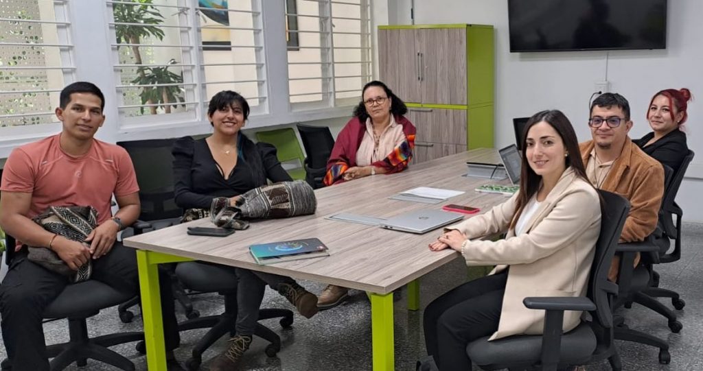 Estudiantes del cabildo indígena de la UTP impulsan la revitalización de las lenguas nativas en Colombia.
