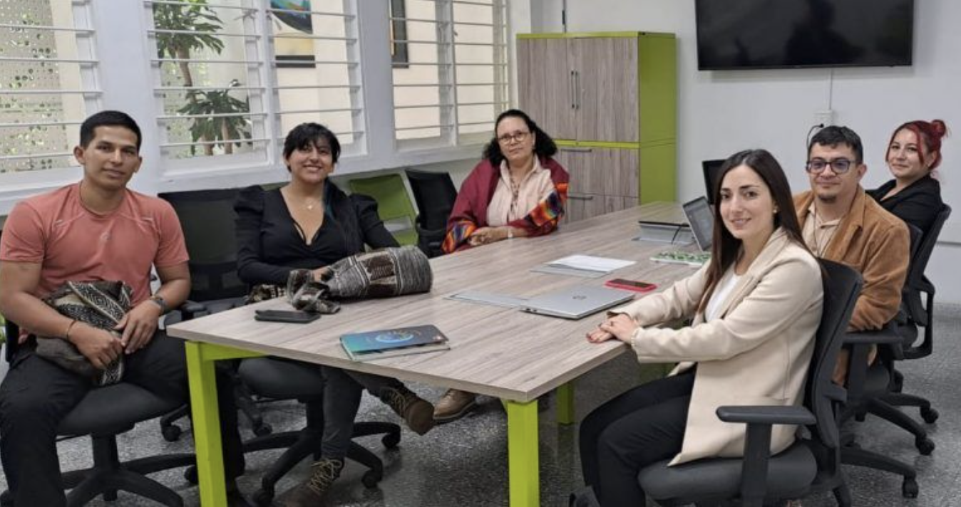 Estudiantes del cabildo indígena de la UTP impulsan la revitalización de las lenguas nativas en Colombia.