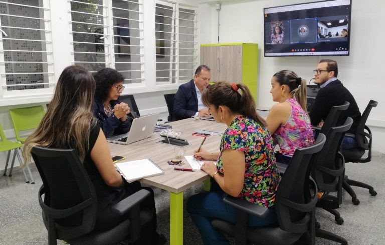 Fortaleciendo Lazos: Diálogo Productivo entre la Facultad de Ciencias de la Educación y el Ministerio de Educación Nacional.