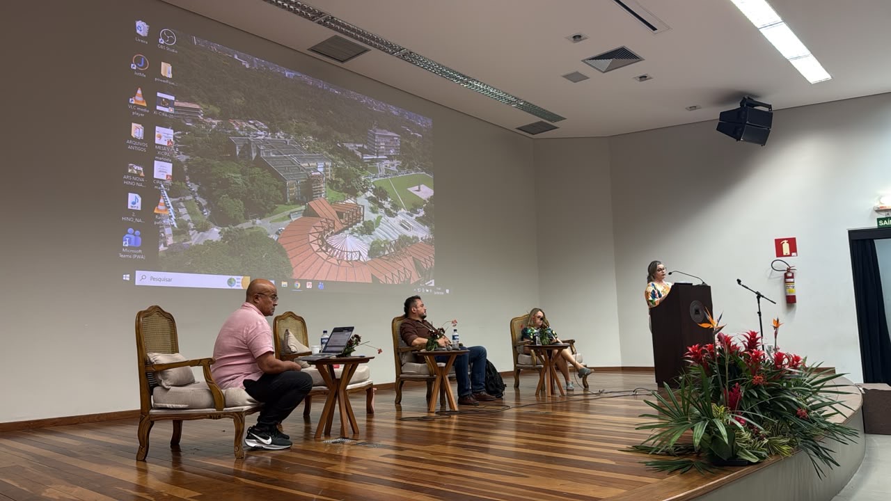 Imagen alusiva a Docente de la UTP expone en Brasil el papel de la investigación (auto)biográfica frente al neoliberalismo educativo, la explotación algorítmica y las IA.